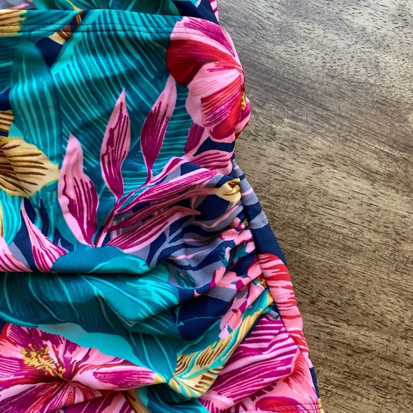 Kona Sol One Piece 👙 - Picture 3 of 9